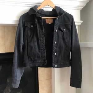 Hollister Cropped Denim Jacket